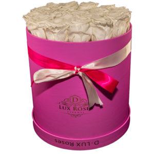 roses that last a year, Preserved Roses, Rose Box, Eternity Rose, 1year Roses, Dlux Roses, Luxury Roses