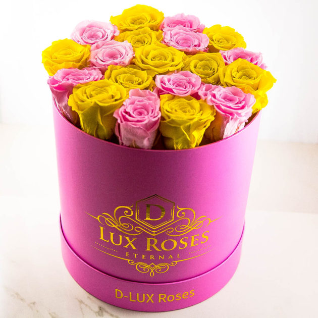Large Round Box of Preserved Roses that last One year from Dlux Roses Florist Located in Dallas Texas. Customizable Rose Colors ready for same day delivery. Maintenance free Eternity Roses, no watering needed.