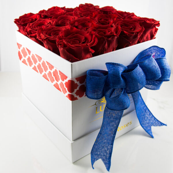 Medium Cube Preserved Roses (Customizable) - Image 3